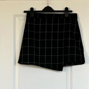 Forever 21 Black & White Plaid Skirt Gently Worn